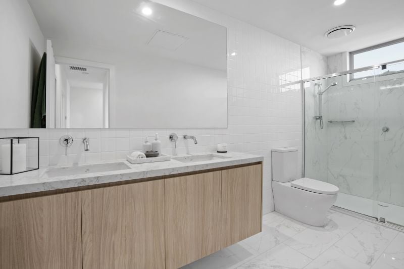 2/2 Ambrose Treacy Drive, Bundoora