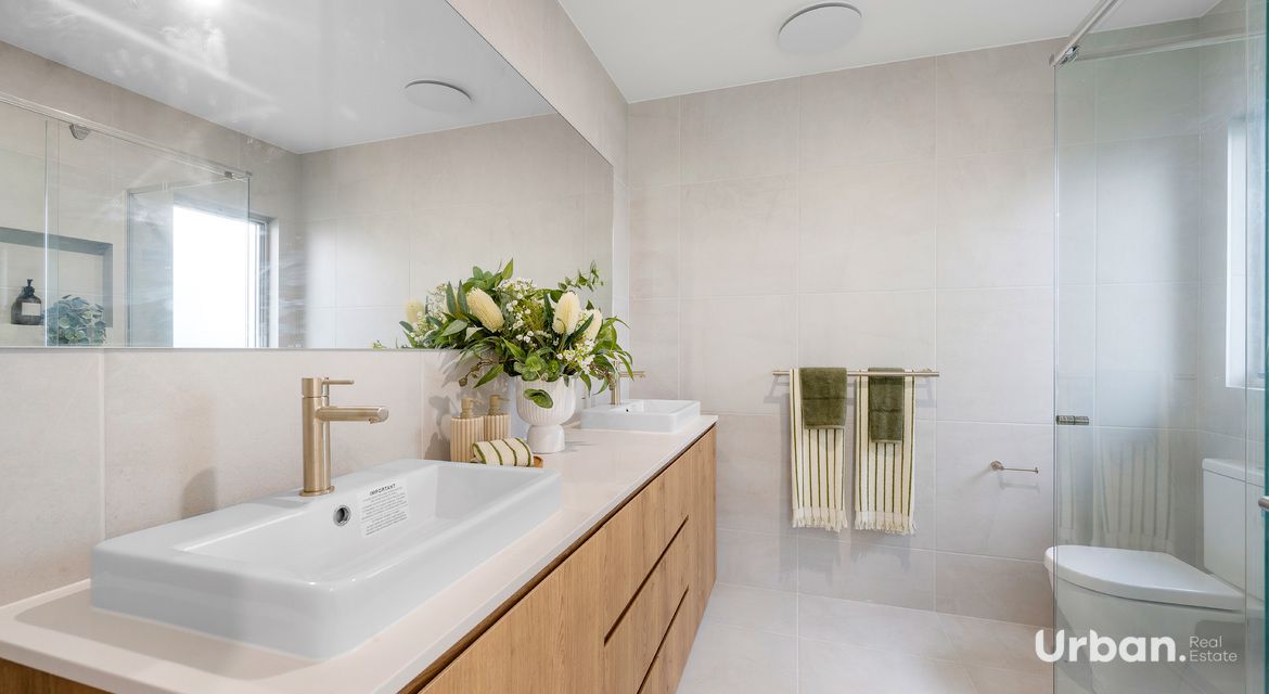 Albion Park 48 Holroyd Street