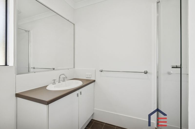 24A Colwyn Rd, Bayswater