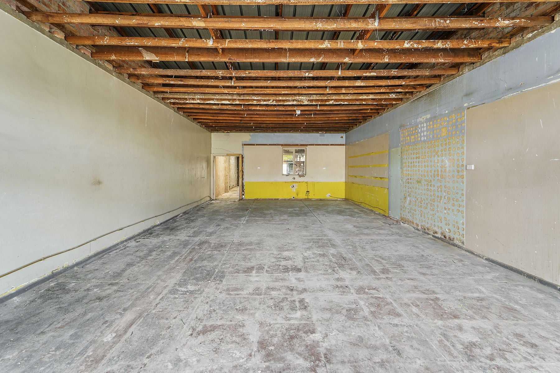 FOR SALE & LEASE | RETAIL PREMISES | 227 m² (approx.)