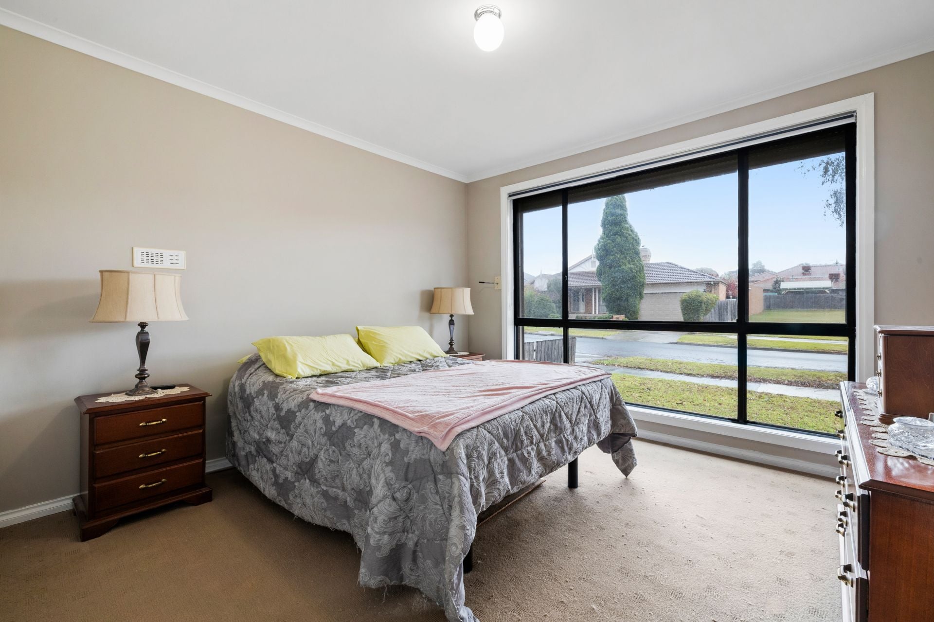 Spacious Living & Entertaining In A Prime Position