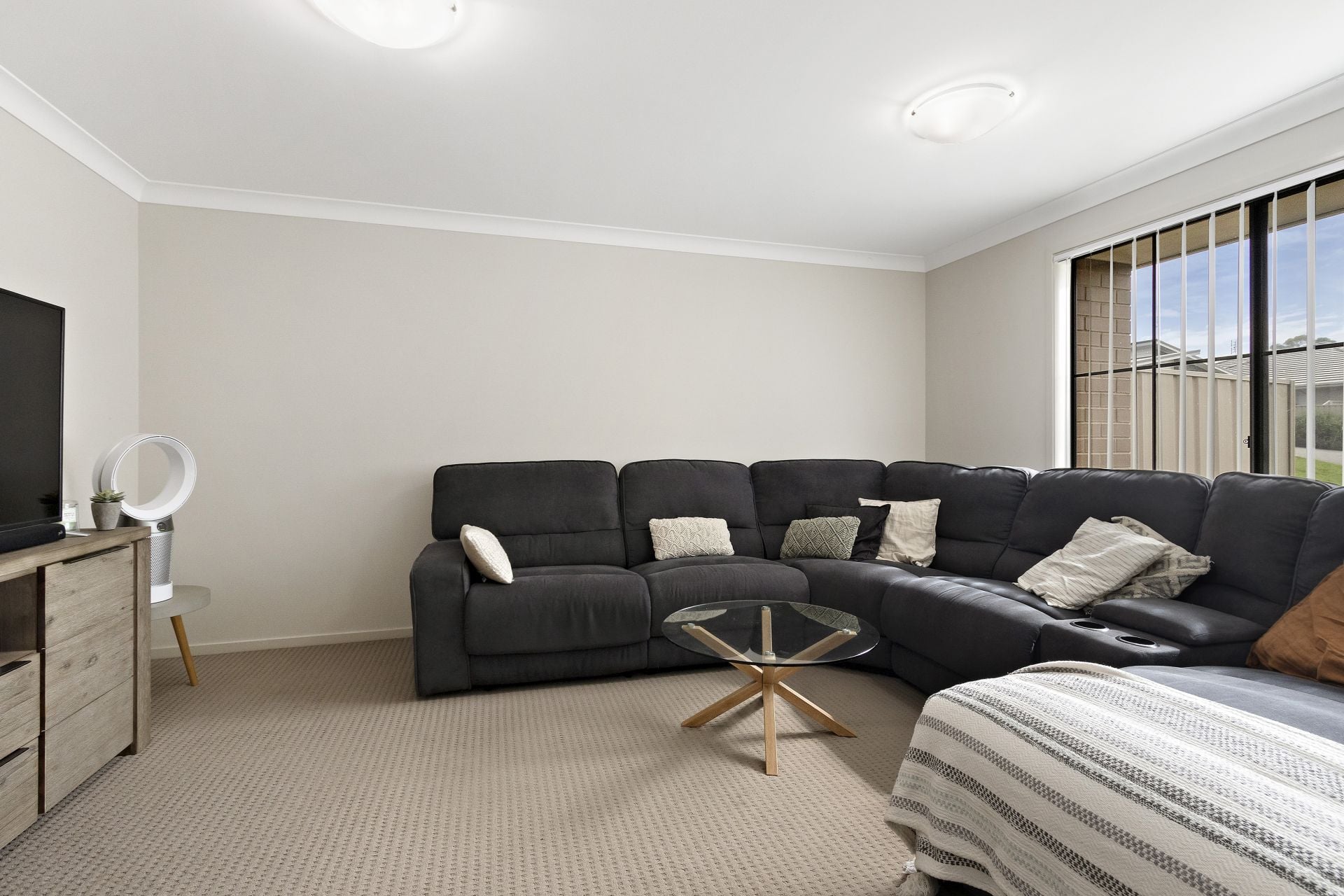 28 Mahogany Crescent, Thornton, Thornton - Thumbnail 3