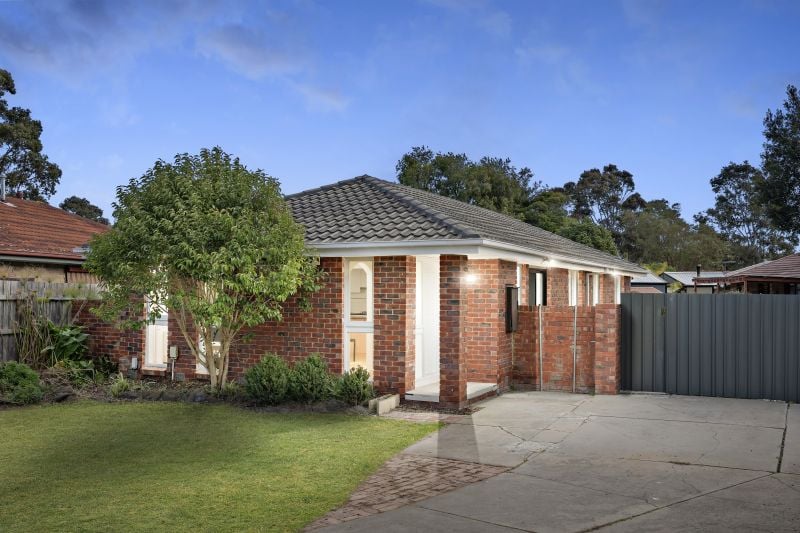 5 Redfield Court, Mill Park