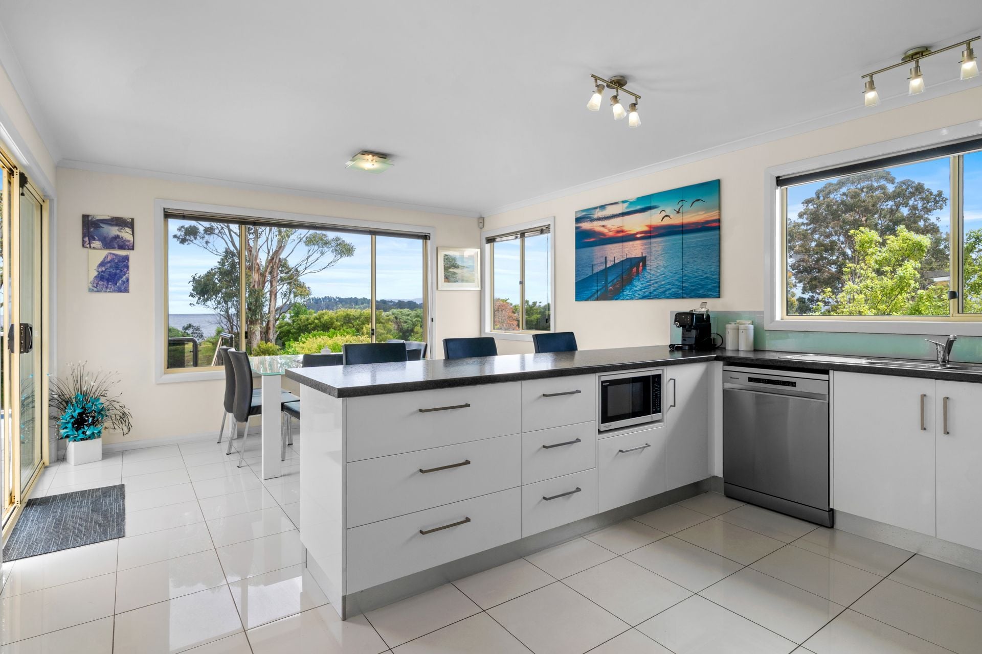 13 Lovering Avenue Verona Sands TAS, Verona Sands - Thumbnail 4