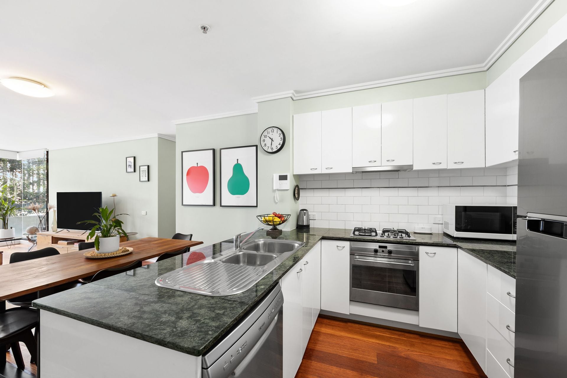 210/38 Bank Street, South Melbourne - Thumbnail 8