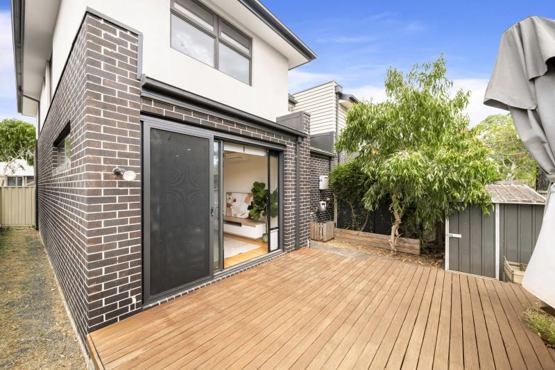 10/10 Crevelli Street, Reservoir