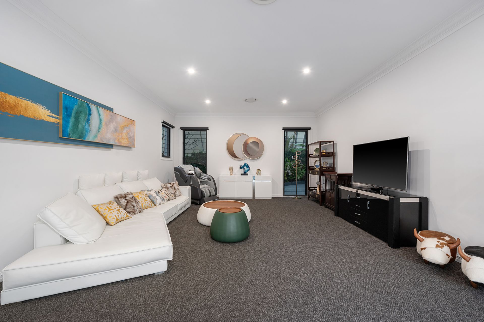 2 Queen Guineveres Place, Sovereign Islands - Thumbnail 5