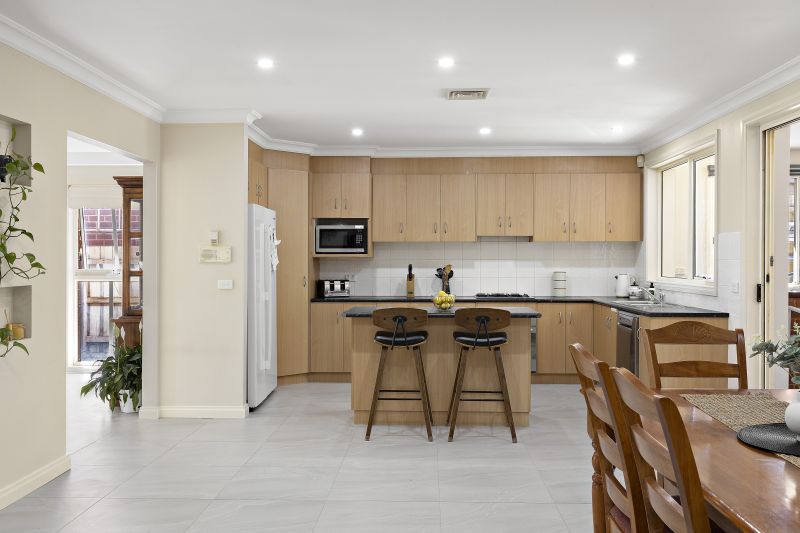 24 Jardier Terrace, South Morang