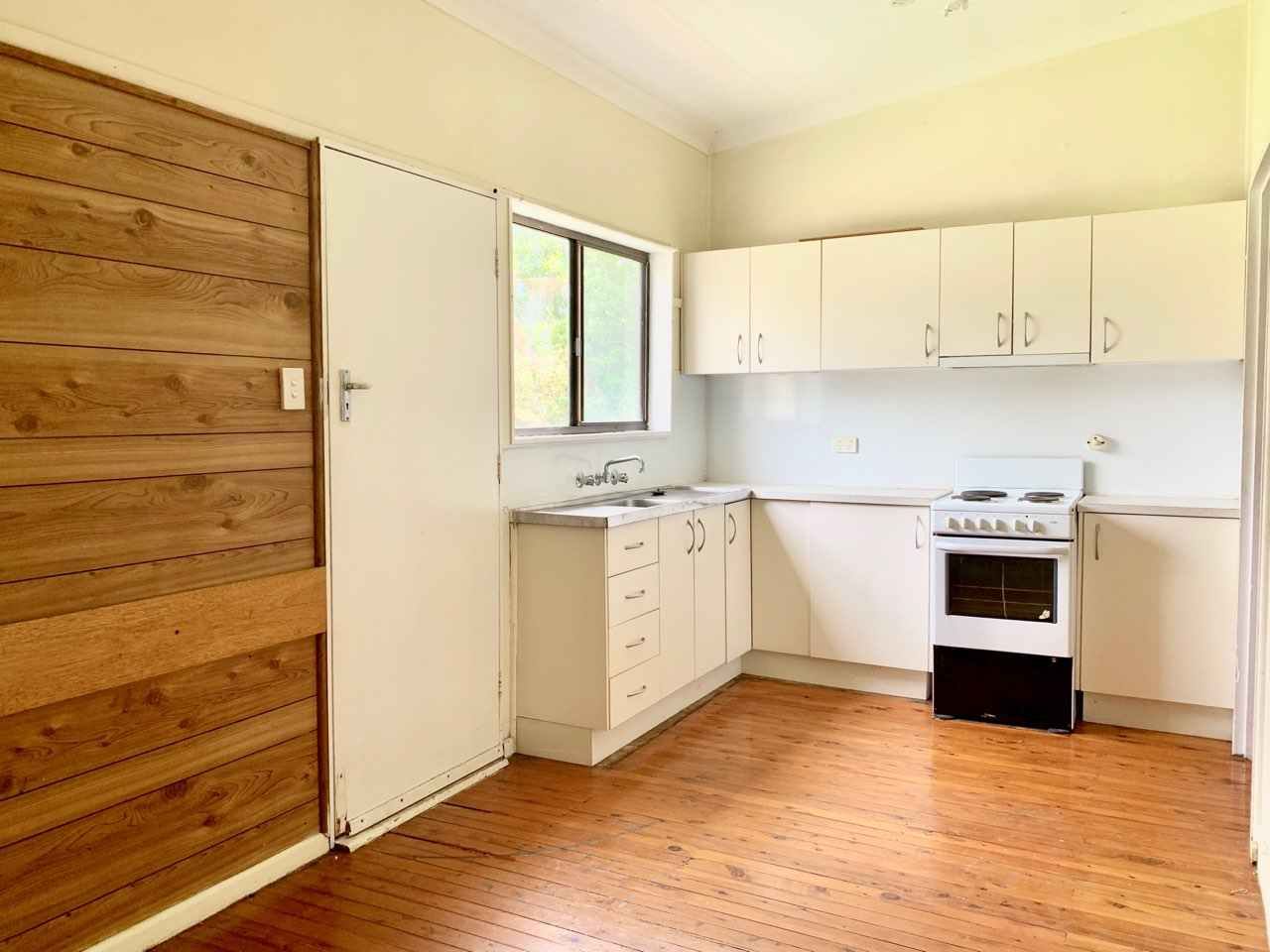 47 Chisholm Crescent, Bradbury, Bradbury - Thumbnail 2