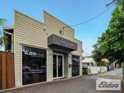 HIGH QUALITY OFFICE/MEDICAL WITH 10 CAR PARKS!