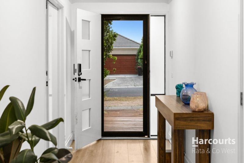 5 Cobaw Circuit, Caroline Springs