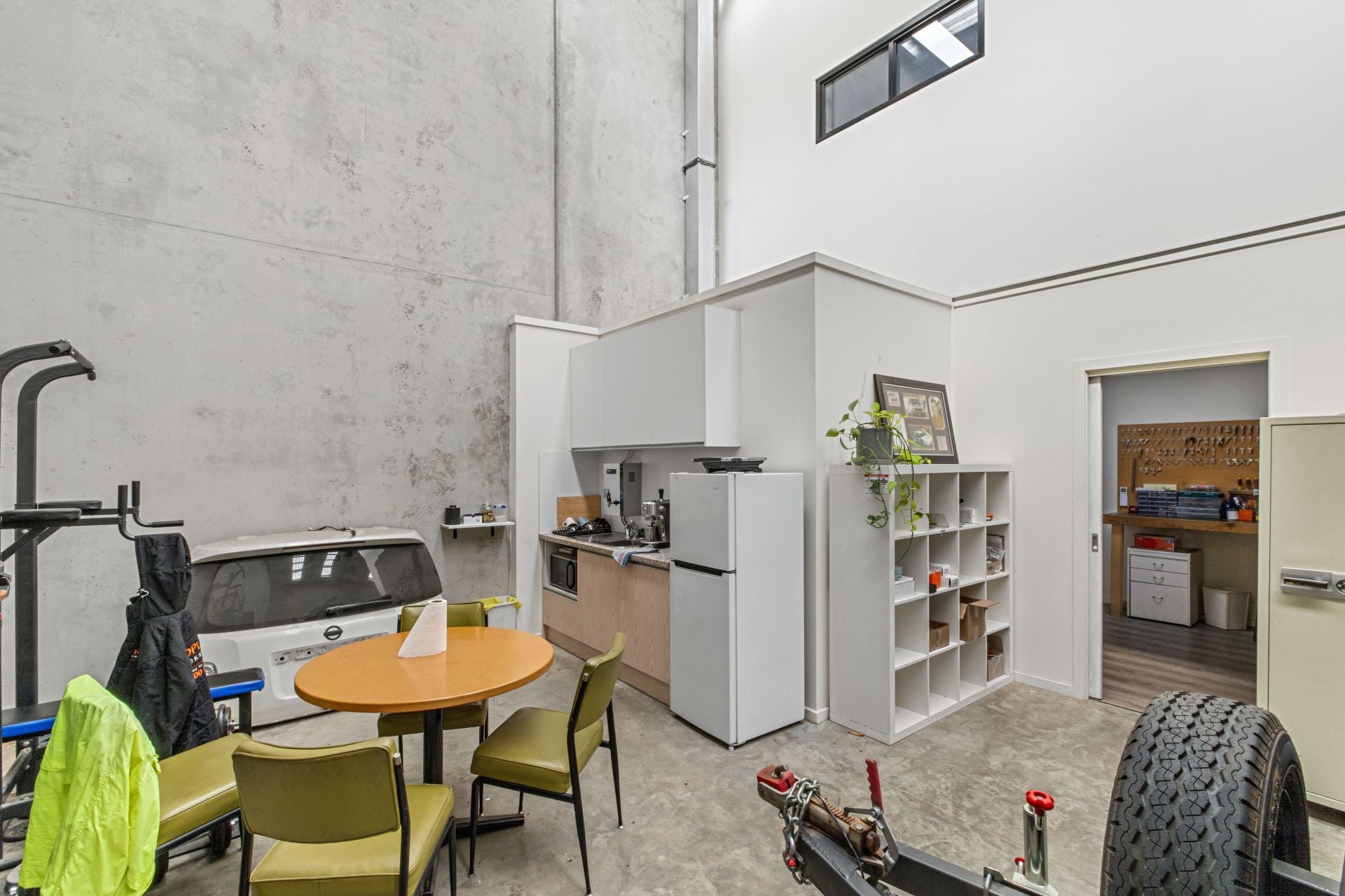 QUALITY OFFICE WAREHOUSE