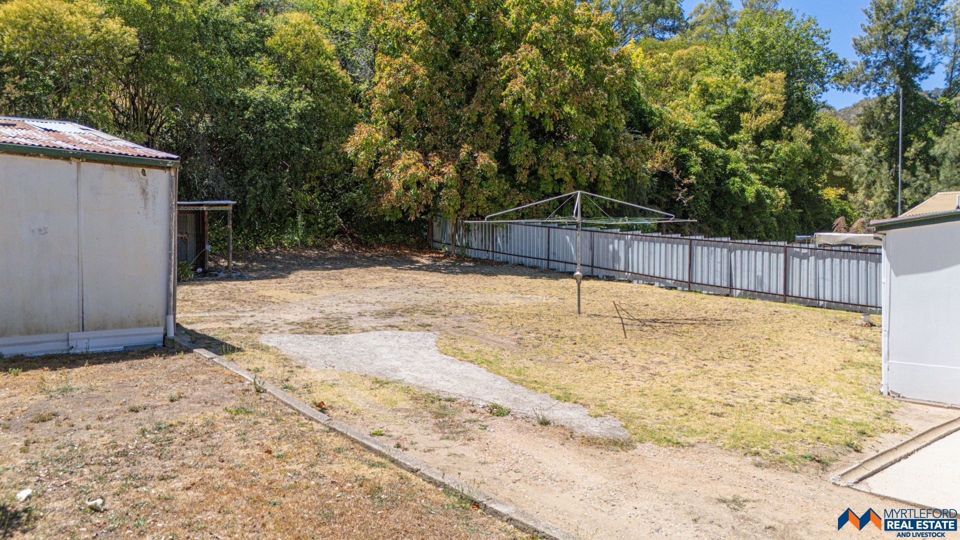 15 Robertson Street, MYRTLEFORD, Myrtleford - Thumbnail 6