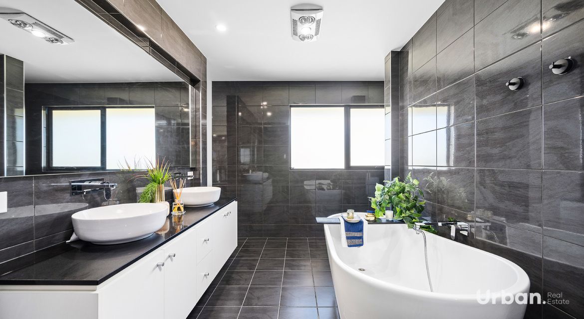 Denham Court 78 Plumegrass Avenue