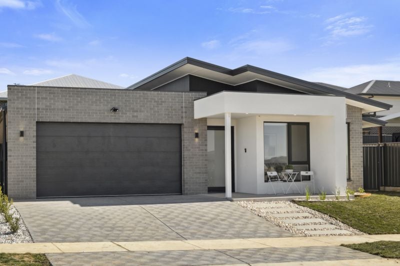 4 Kythera Street Googong NSW, Googong - Image 1