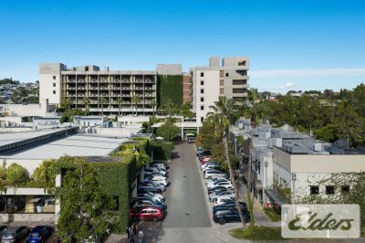 WHOLE BUILDING OPPORTUNITY WITH 10+ CAR PARKS