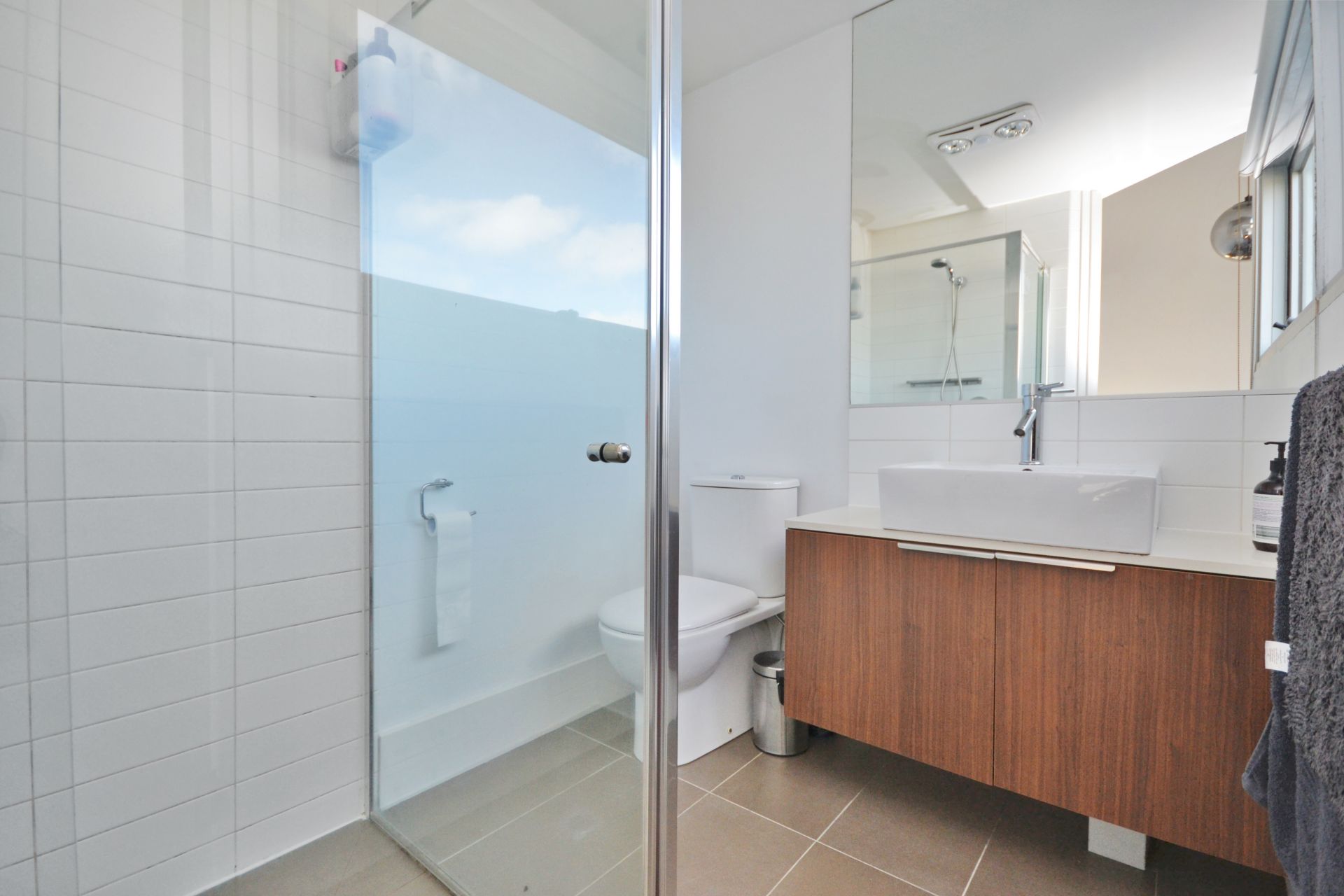 LUXURIOUS LIVING OVER THREE LEVELS