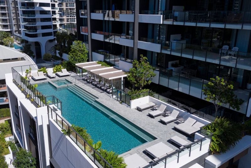 2/25 Woodroffe Avenue, Main Beach - Thumbnail 2