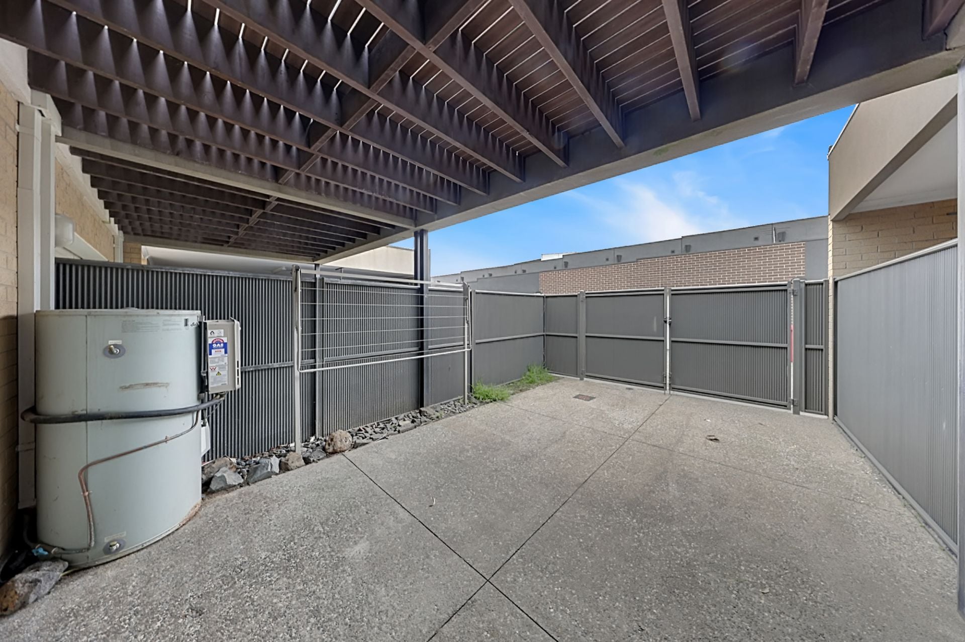 FAMILY HOME IN A GREAT LOCATION!