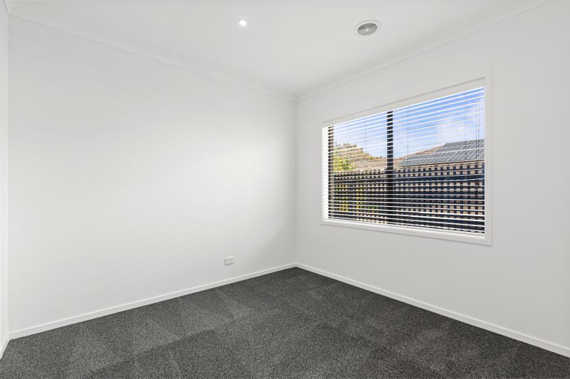 5 Bear Crescent, Doreen