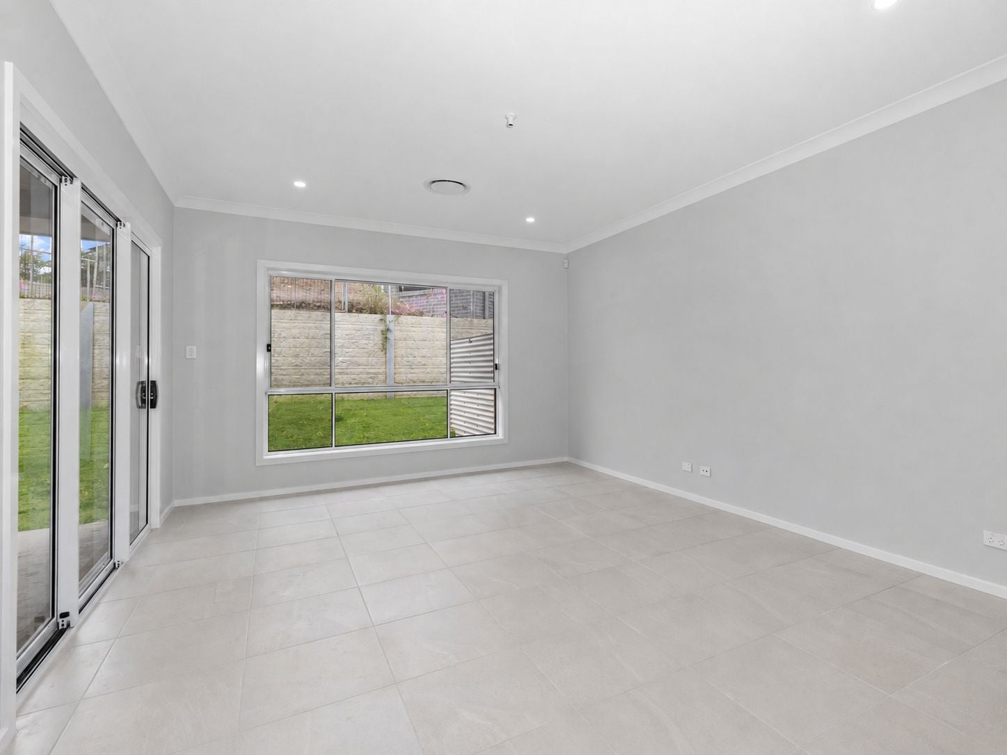 5 Ghost Gum Street, Glenning Valley, Glenning Valley - Thumbnail 3