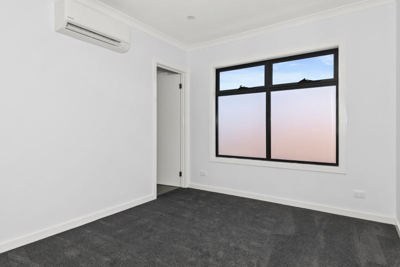 2/19 Storey Road, Reservoir