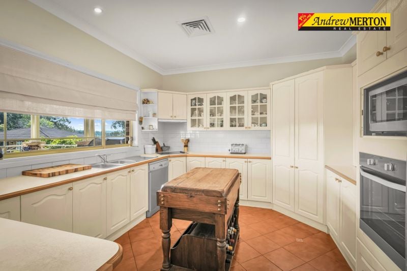 32 James Ruse Close, Windsor