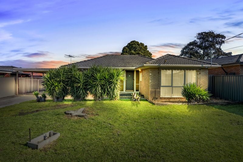19 Savannah Crescent, Epping
