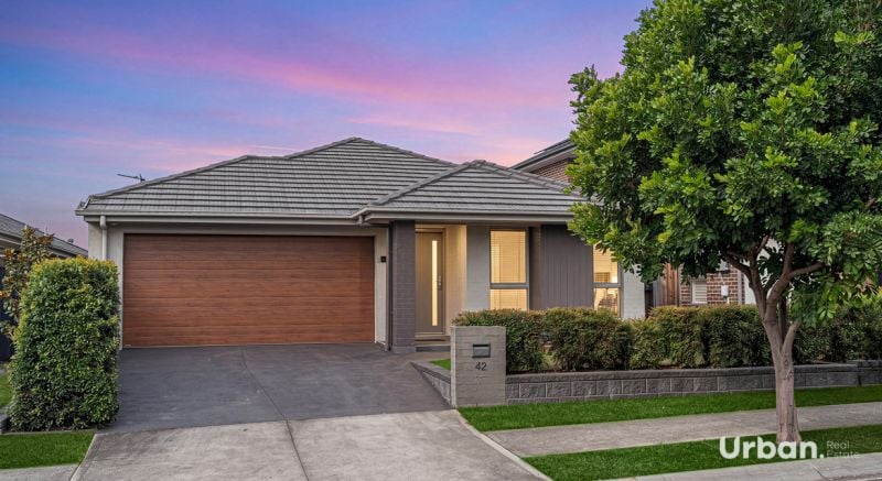 42 Fernlea Crescent