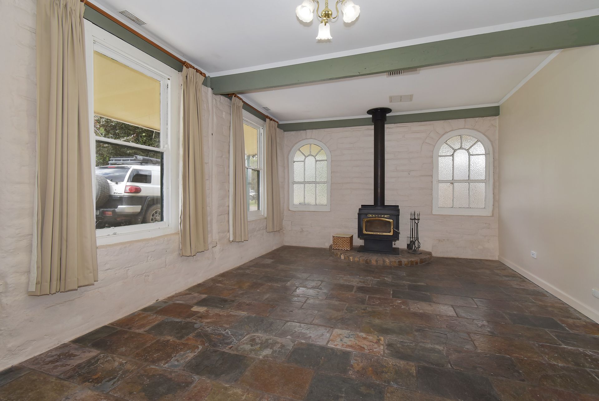 143 Taggart Drive, Daisy Hill - Thumbnail 4