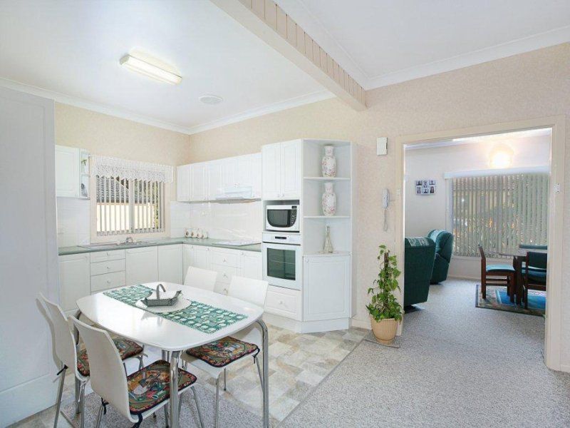 26 Walker Avenue, GYMEA, Gymea - Thumbnail 3