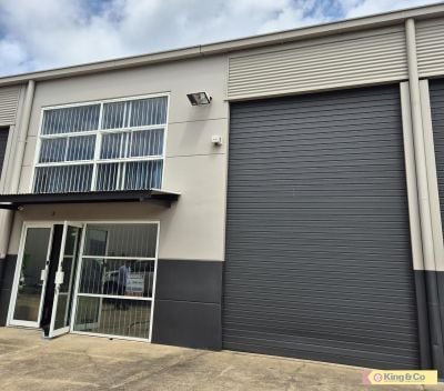 Well Positioned Office/Warehouse!
