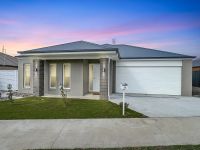 16 Ilfracombe Way, Paynesville VIC