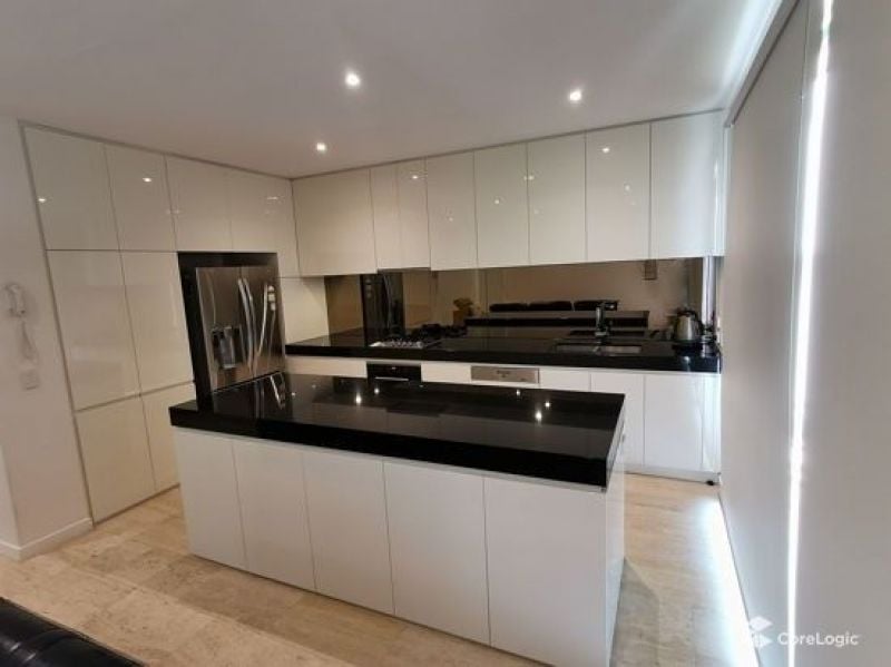 74 Theatre Drive, Benowa - Thumbnail 5
