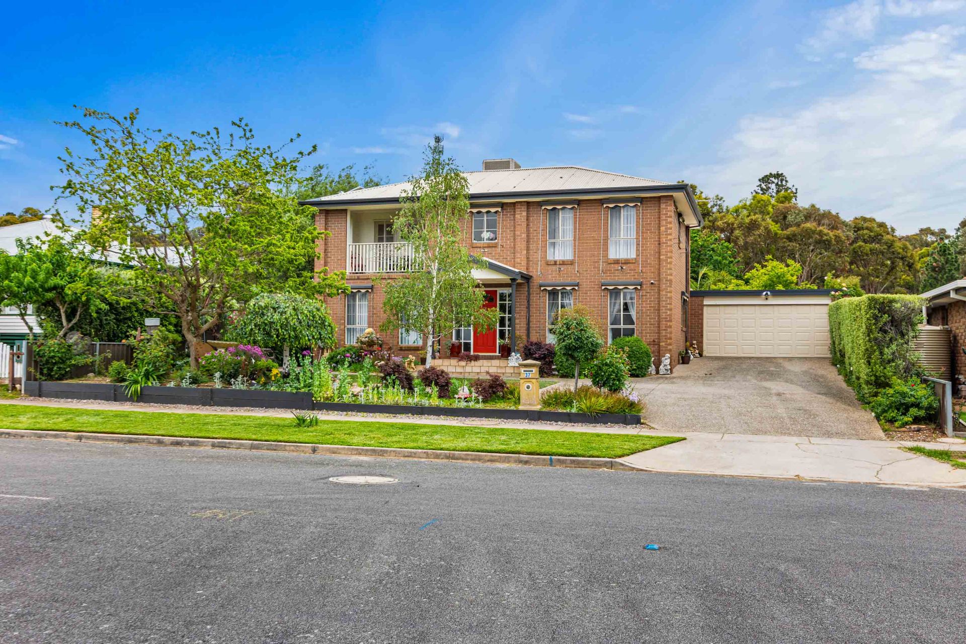 37 Fisher Street, Stawell, Stawell - Thumbnail 2