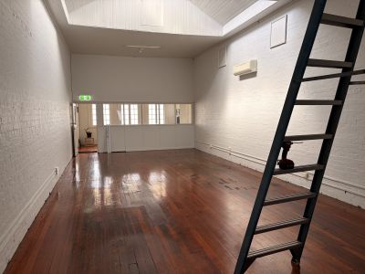 CHARACTER OFFICE IN THE HEART OF THE GABBA