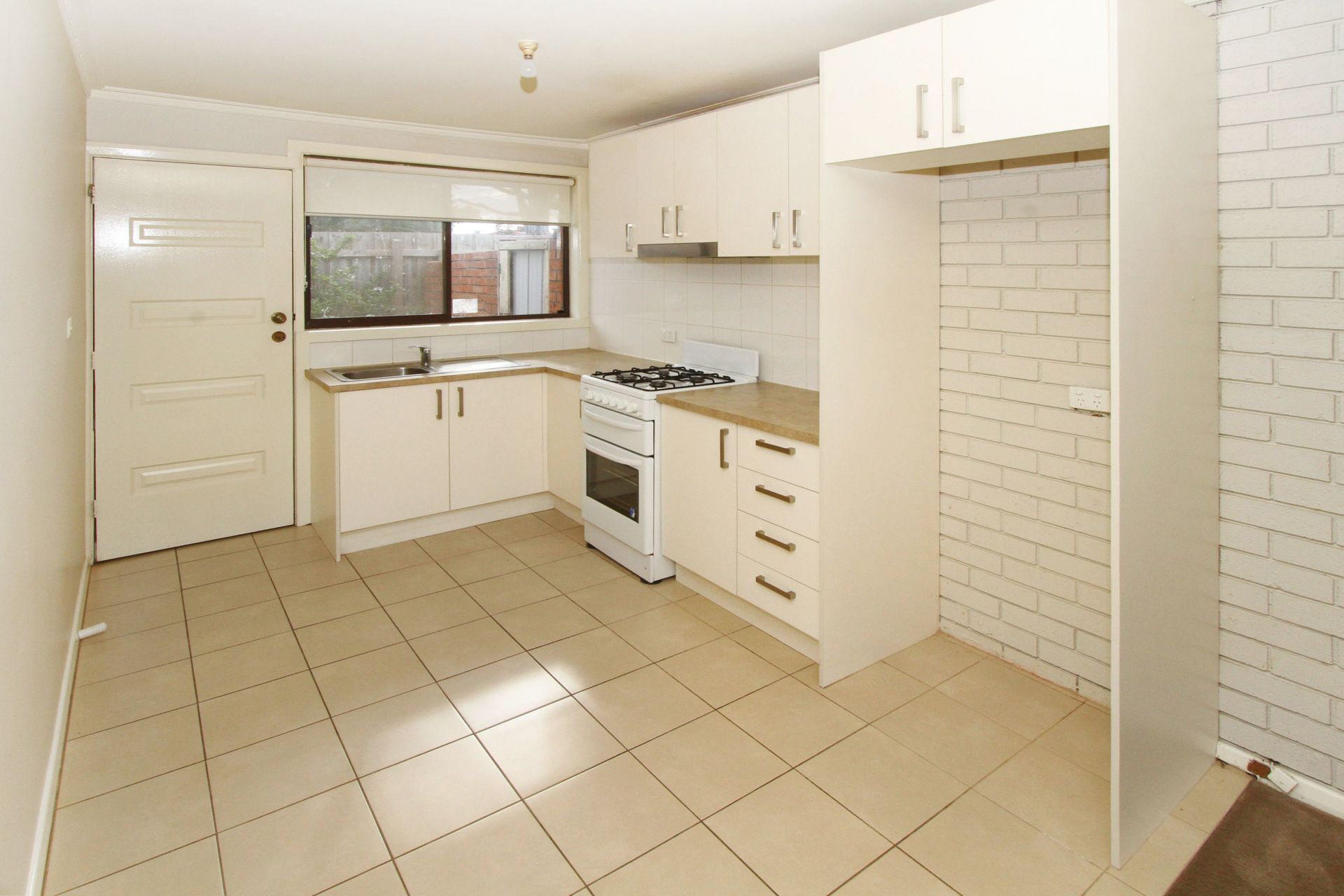 PERFECTLY LOCATED & PERFECTLY PRICED! *SHORT TERM LEASE ONLY*