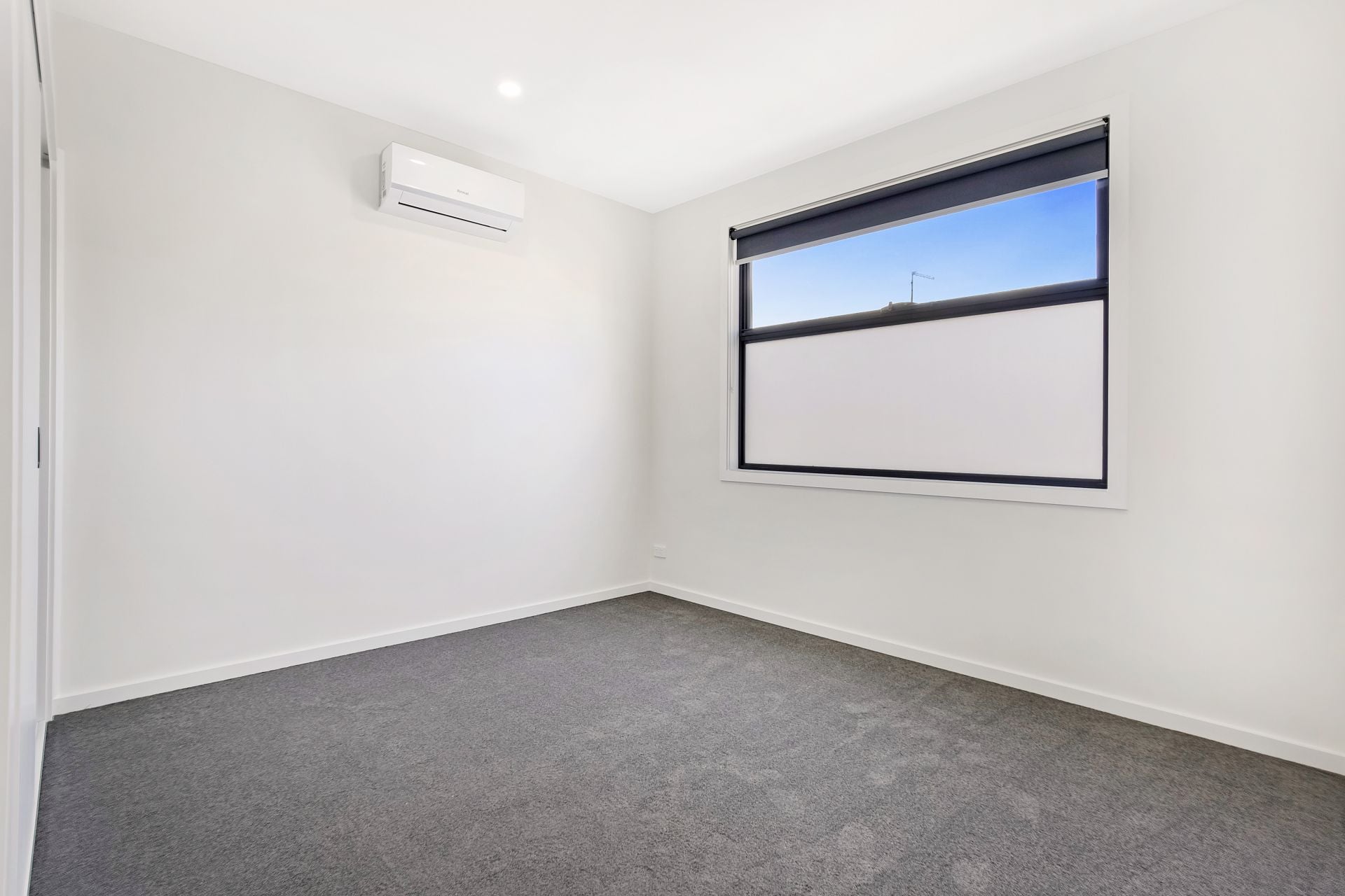 Townhouse for Lease in Heidelberg West – Perfectly Positioned for Convenience and Comfort!