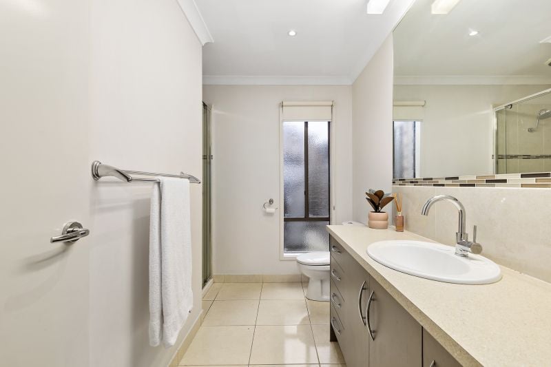 17 Shaftesbury Drive, Epping