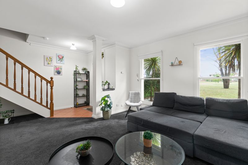 10 Richmond Terrace, Roxburgh Park