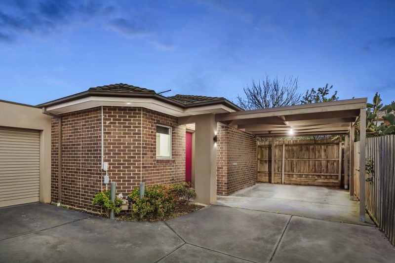 4/128 Rathcown Road, Reservoir