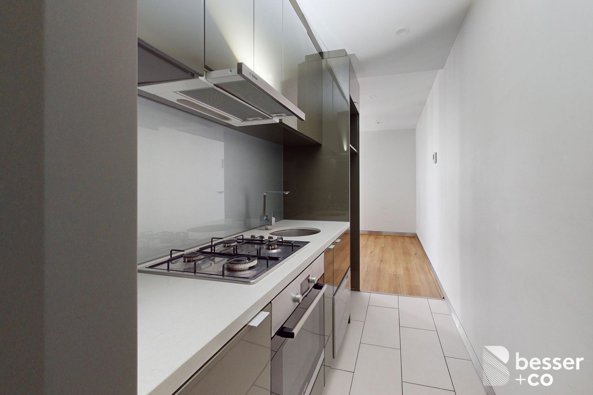1002/33 Clarke Street, Southbank - Thumbnail 5