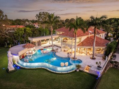 Live Like Royalty – Lavish Entertainer, Landmark Riverfront Estate