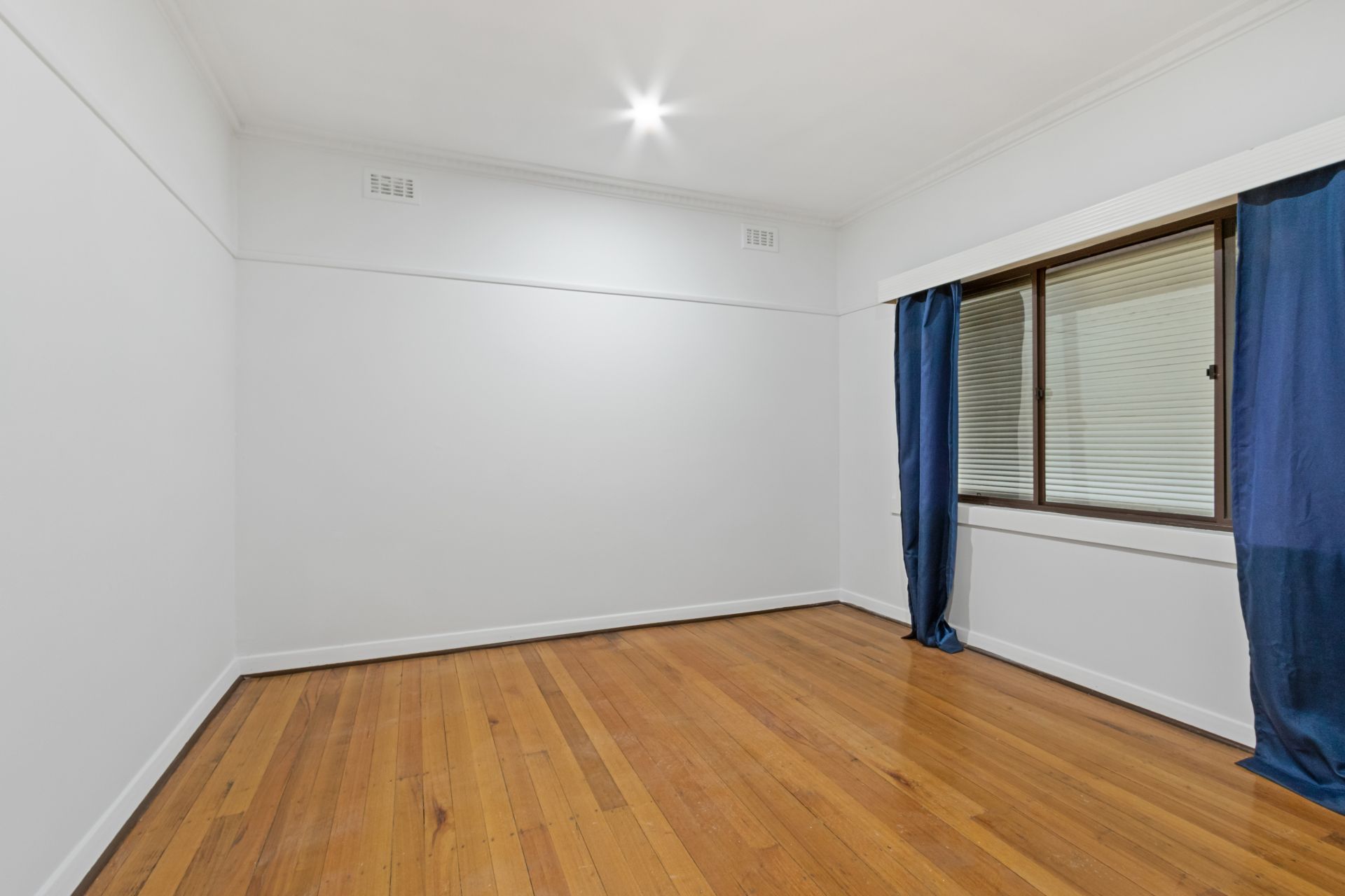 Bright & Spacious home!