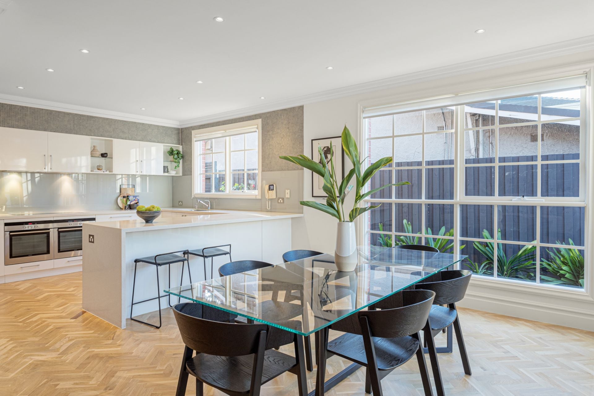 9 Newbay Crescent, Brighton, Brighton - Thumbnail 4