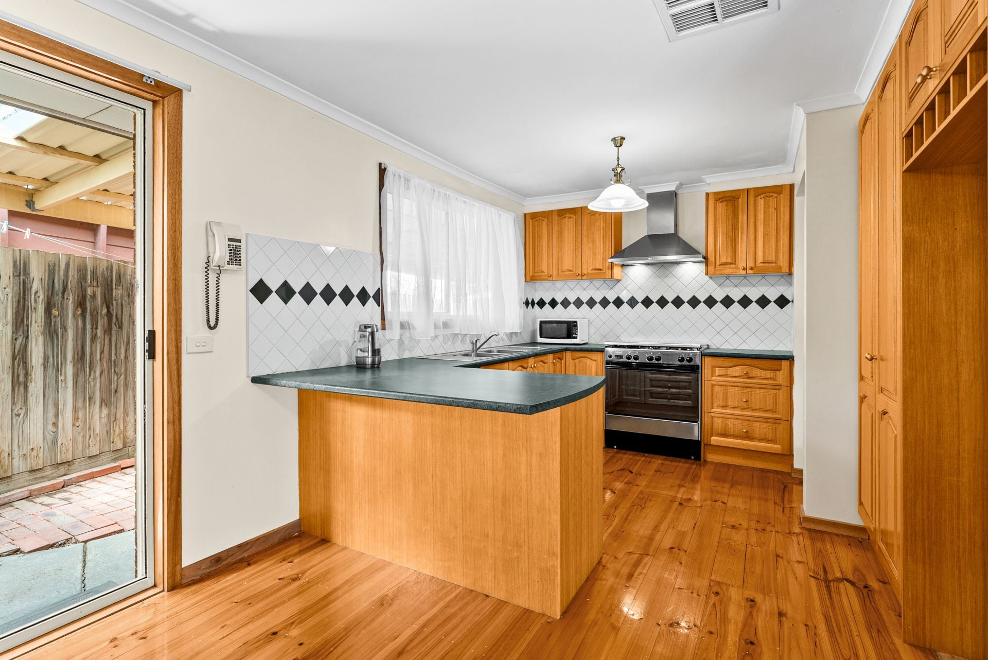 Comfortable, Convenient & Full of Potential in a Quiet Court