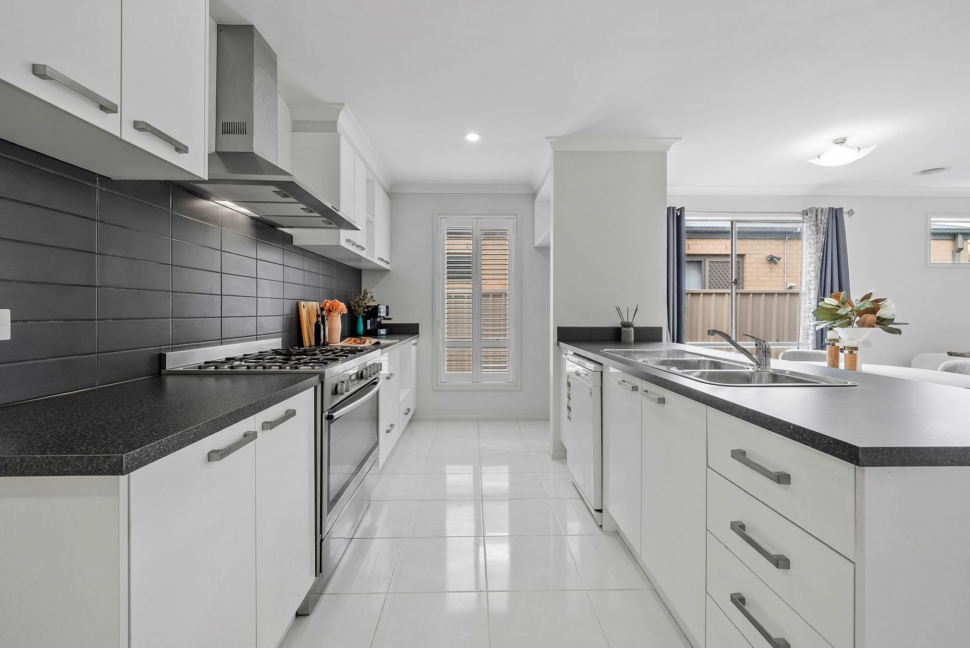 Perfectly Positioned Family Living with Lifestyle Convenience