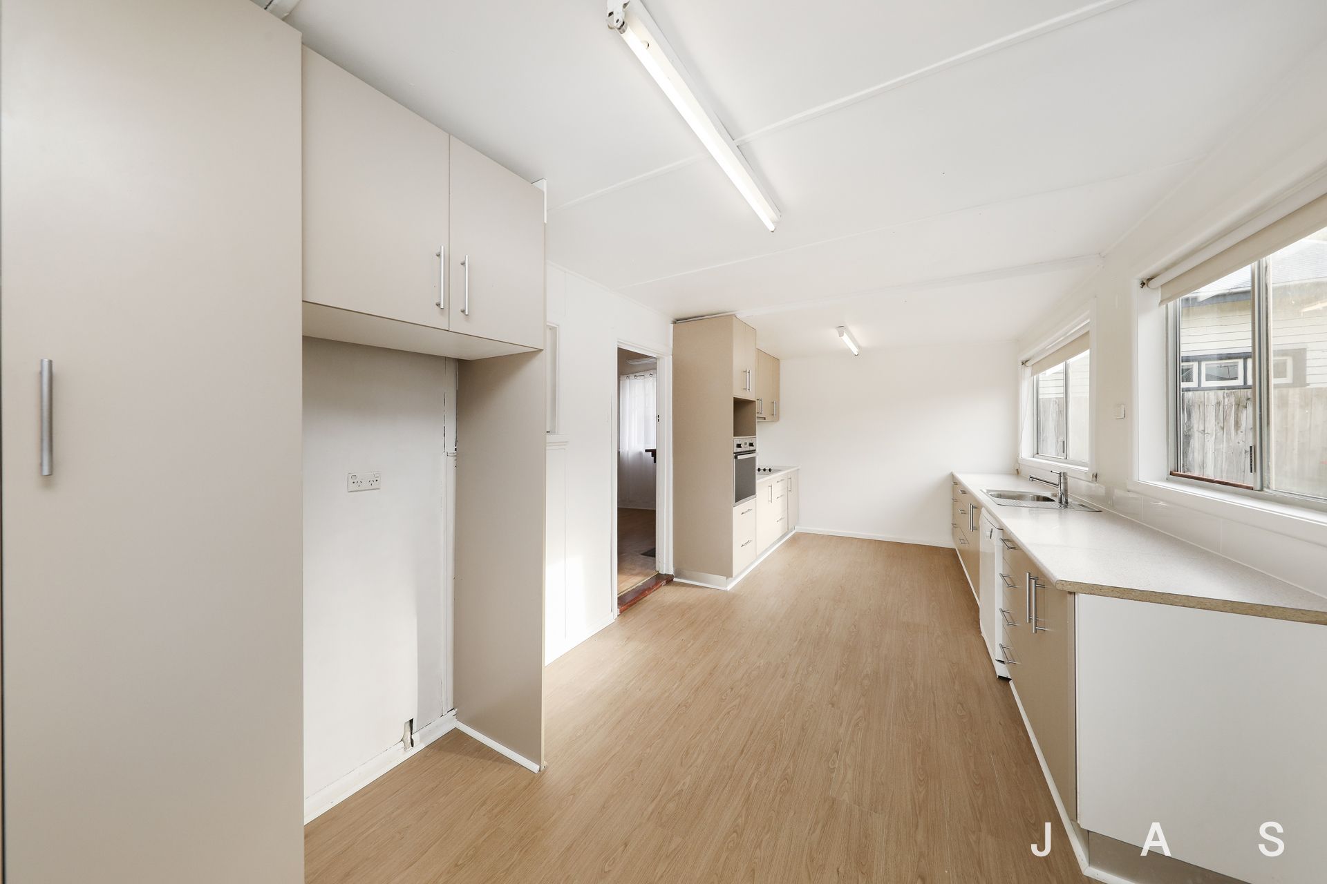 13 Bayview Road Seddon VIC, Seddon - Thumbnail 2