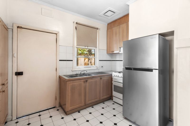 376 Station Street, Lalor