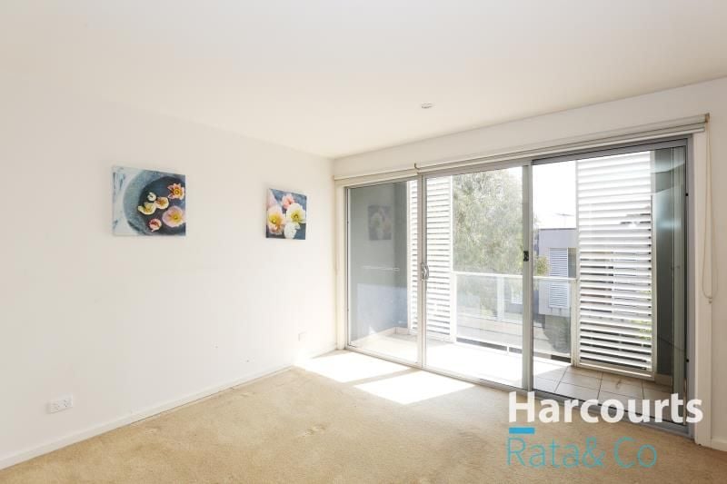 9 Grasstree Way, Bundoora
